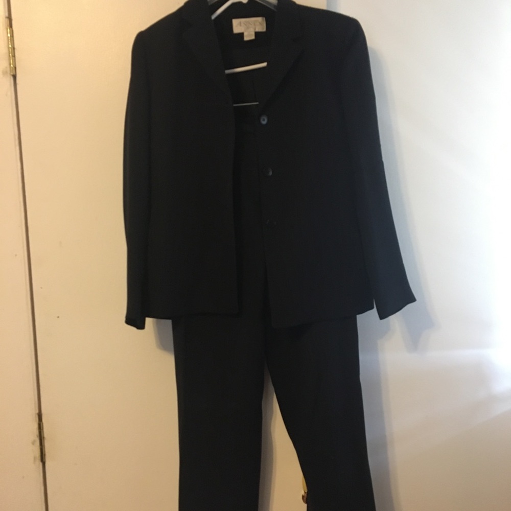 Casual Corner Annex Petite business  suit black